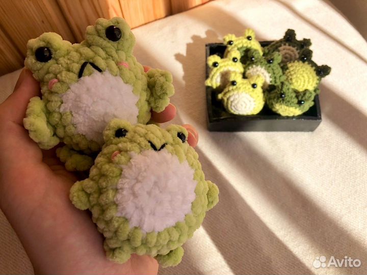 Вязаные игрушки лягушка