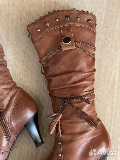 Женские сапожки коричневые в стиле бохо