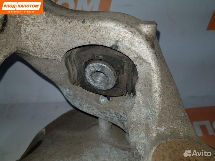 Кулак задний правый Audi A4 B8/8K 2009