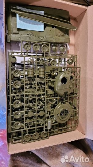 Модель танка Т-72Б 1/35