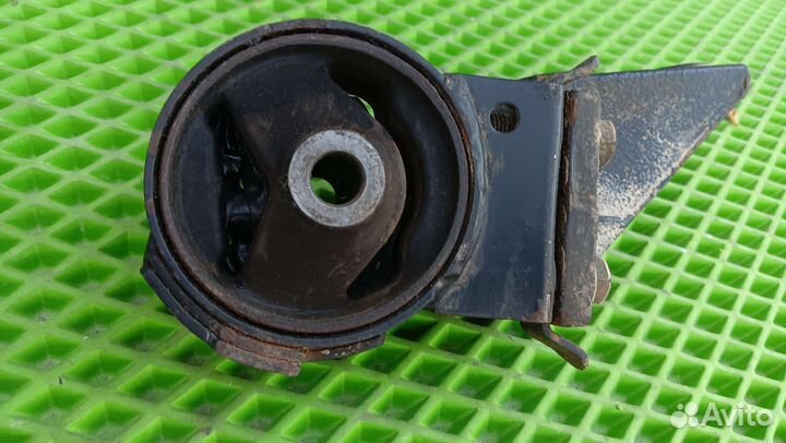 Подушка левая МКПП geely GC6