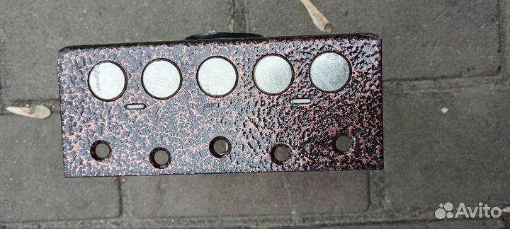 Замок дверной накладной