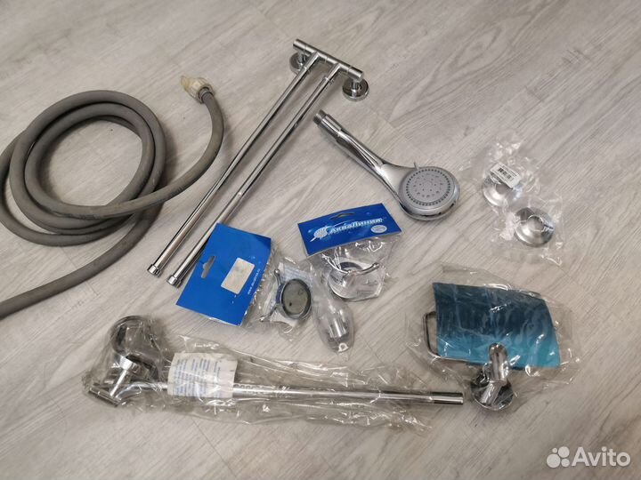 Шланг сливной, лейка душа, крючки, держатель т/б