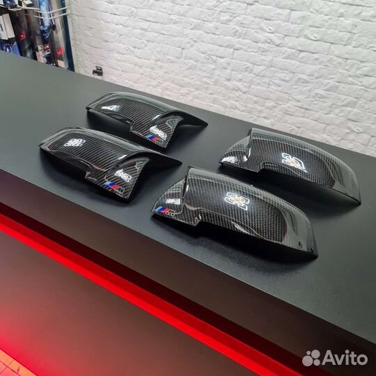 Накладки BMW F30 carbon M logo