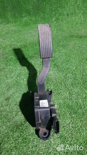 Педаль газа Hyundai Solaris RB G4FA 2013