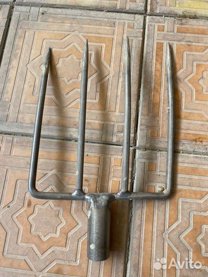 Вилы титановые