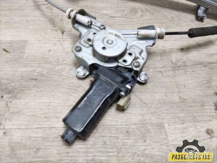 Accent 2 Стеклоподъемник передний правый Hyundai