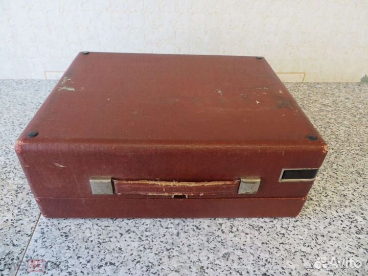 Патефон красный подарок