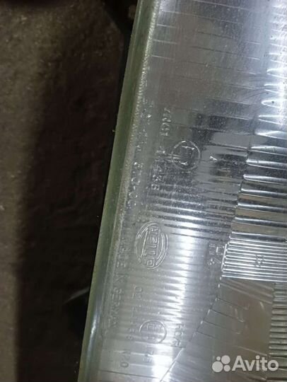 Фара Transporter T4 правая