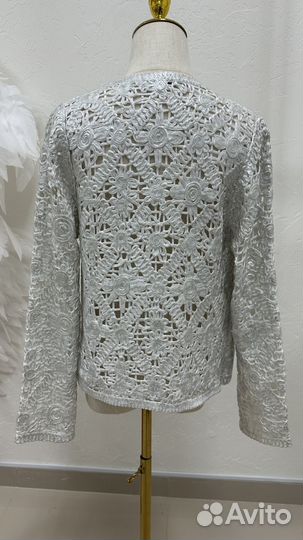 Пиджаки и жакеты женские