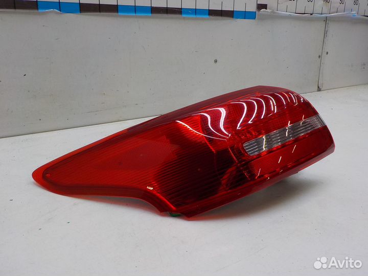 Фонарь задний левый наружный Ford Focus III 2014