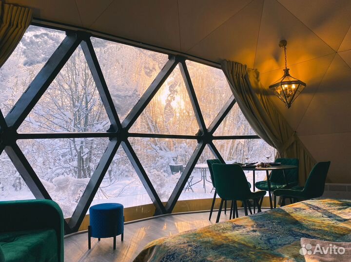 Шатер на деревянном каркасе