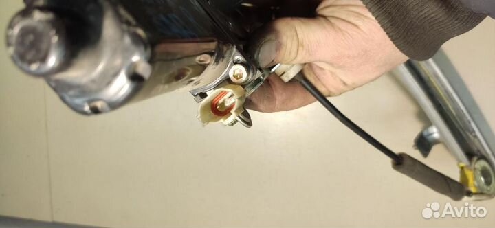 Стеклоподъемник электрический задний правый