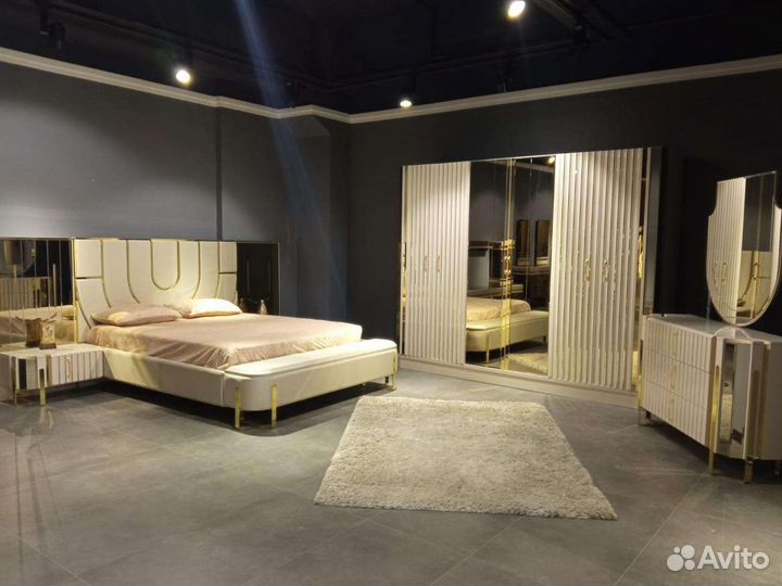 Спальный гарнитур