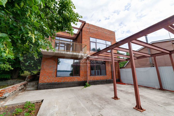 Коттедж 330 м² на участке 22,5 сот.