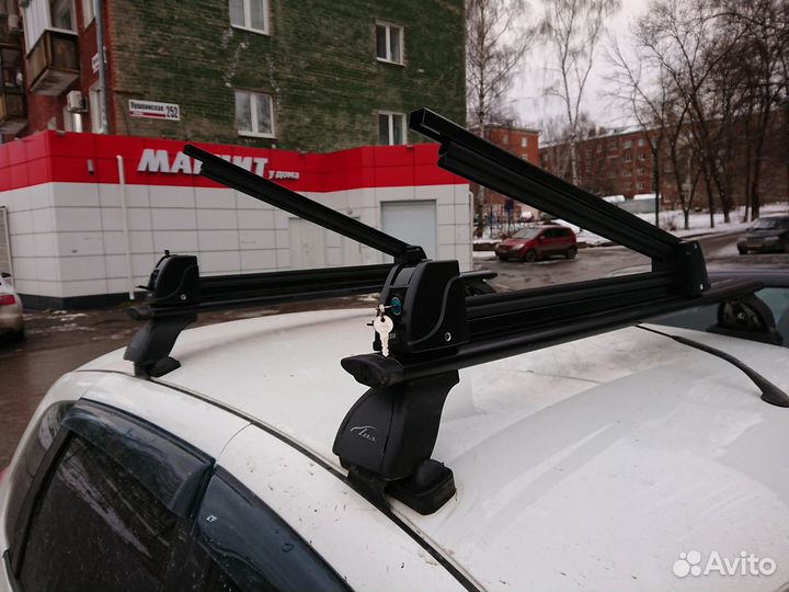 Крепление для 5 пар лыж или 4 сноубордов