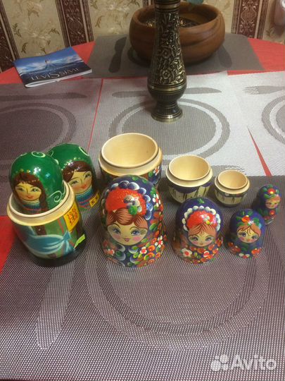 Сувенирные матрешки из дерева