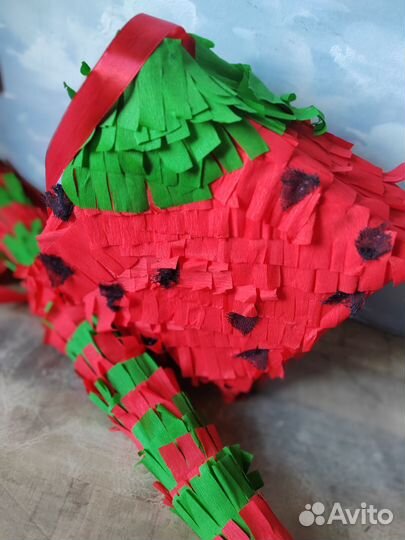 Пиньята клубничка