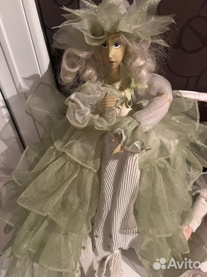 Кукла фарфоровая коллекционная