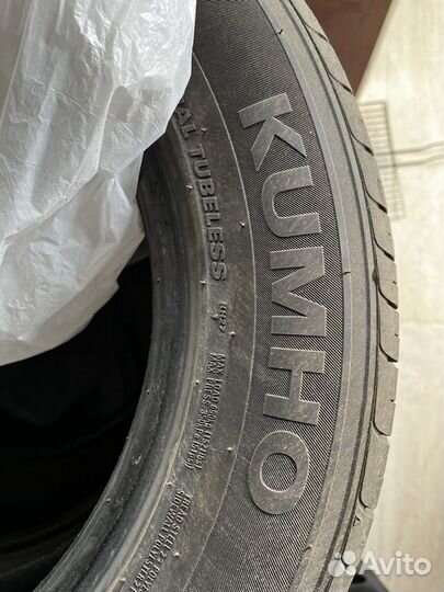 Kumho Ecowing ES01 KH27 215/60 R16