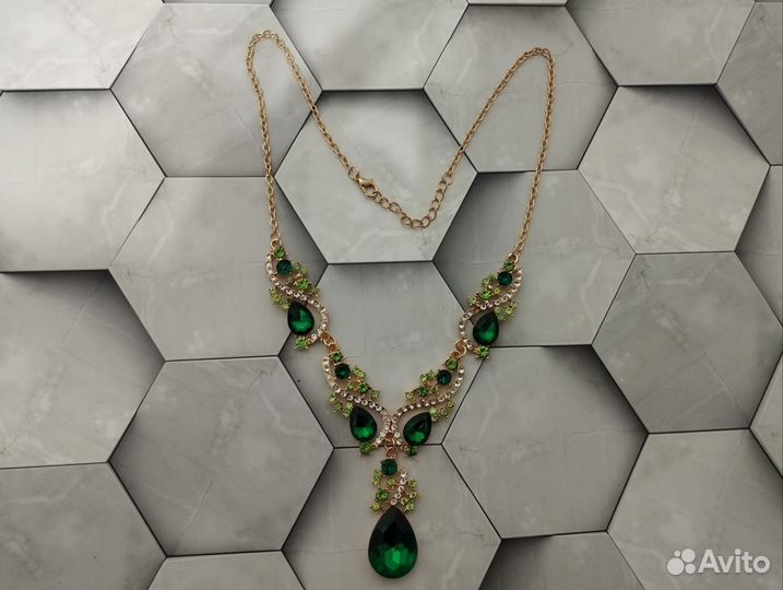 Колье ожерелье