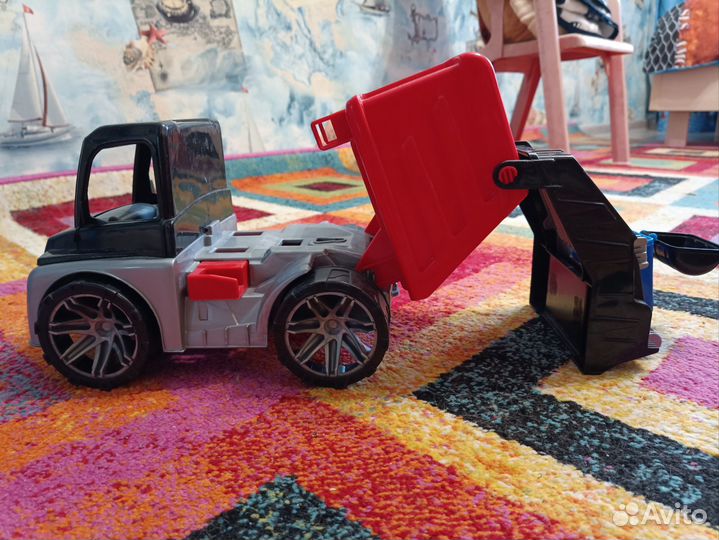 Мусоровоз с контейнером