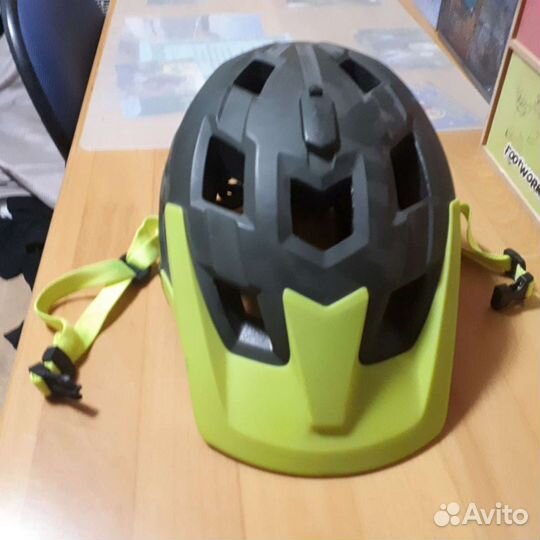 Продаю велосипедный шлем новый