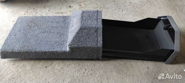 Автомобильный сейф Mercedes Vito 638