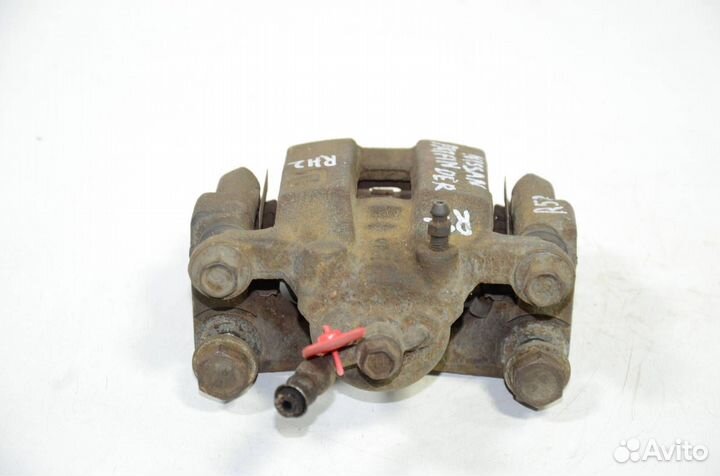 Суппорт задний правый Nissan Pathfinder R52 3.5