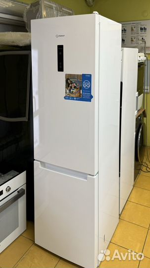 Холодильник Indesit ITS5200W