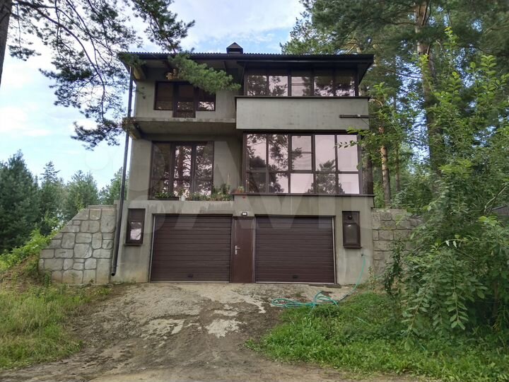 Коттедж 224 м² на участке 14 сот.