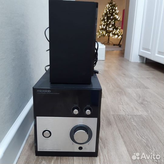 Сабвуфер и колонки microlab