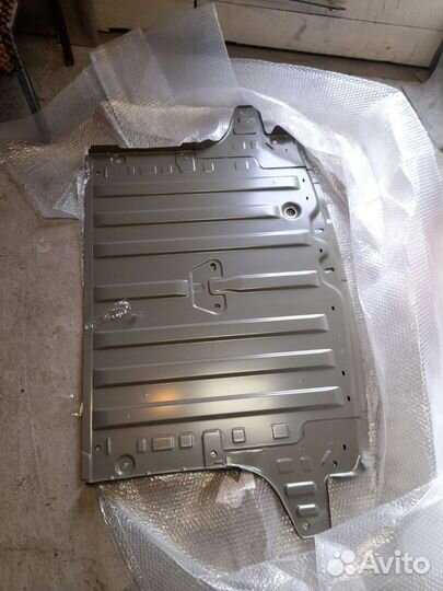 LADA Largus ниша пола багажника