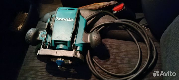 Фрезер makita rp0900k(оригинал )