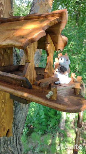 Кормушка для белок и птиц