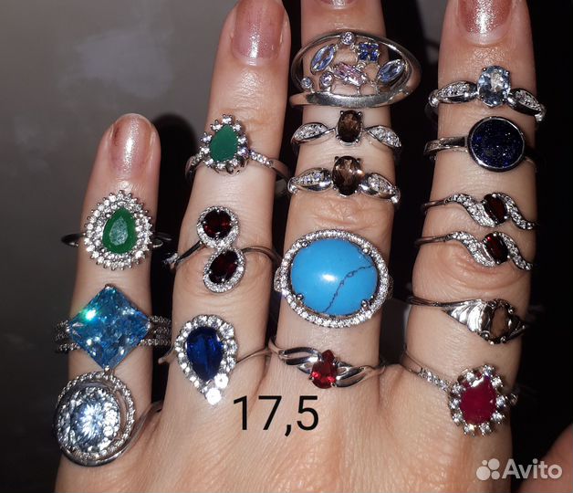 Необычные серебряное кольца с нат.камнями