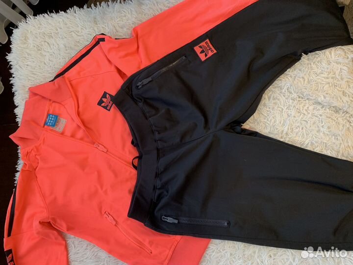 Спортивный костюм adidas