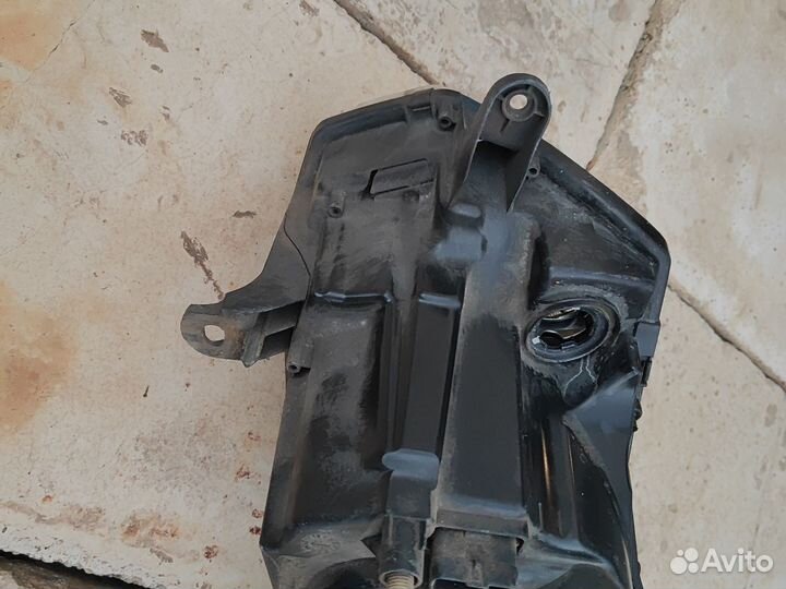 Фара на renault logan 2