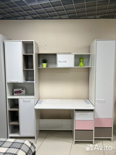 Письменный стол