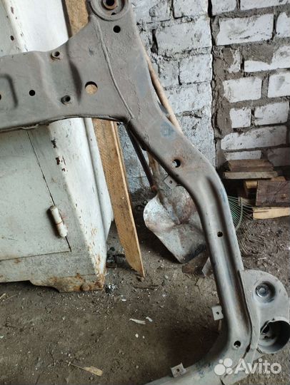 Подрамник kia ceed 1 передний