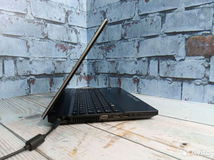 Игровой ноутбук Samsung i5/2видеокарты/8Gb/SSD