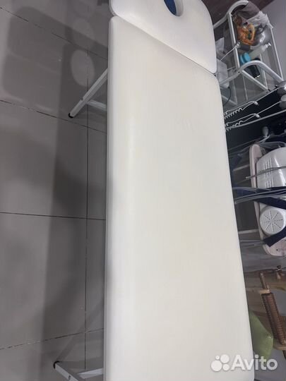 Массажная кушетка