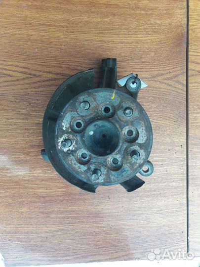 Поворотный кулак левый Toyota Lite Ace S400