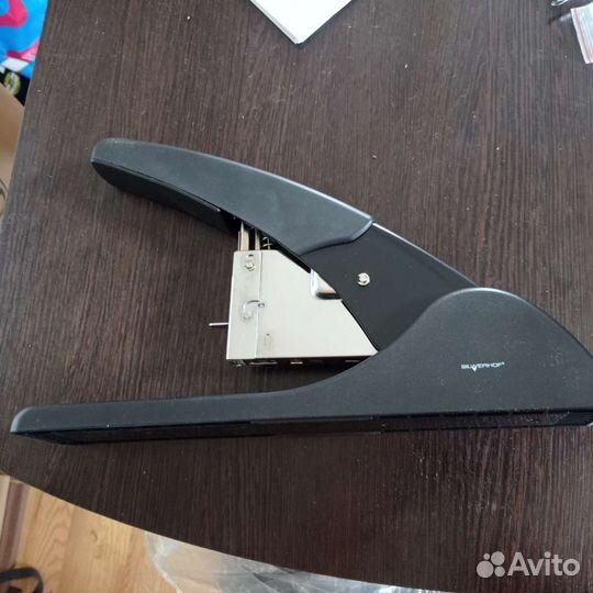 Канцелярский степлер Silwerhof