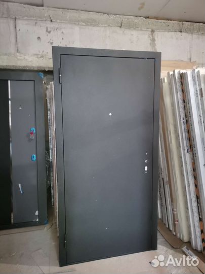 Дверь входная металлическая