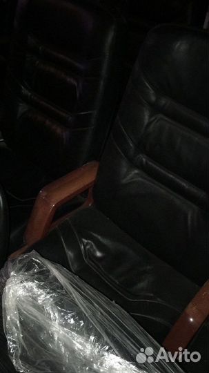 Кресло руководителя / для переговоров