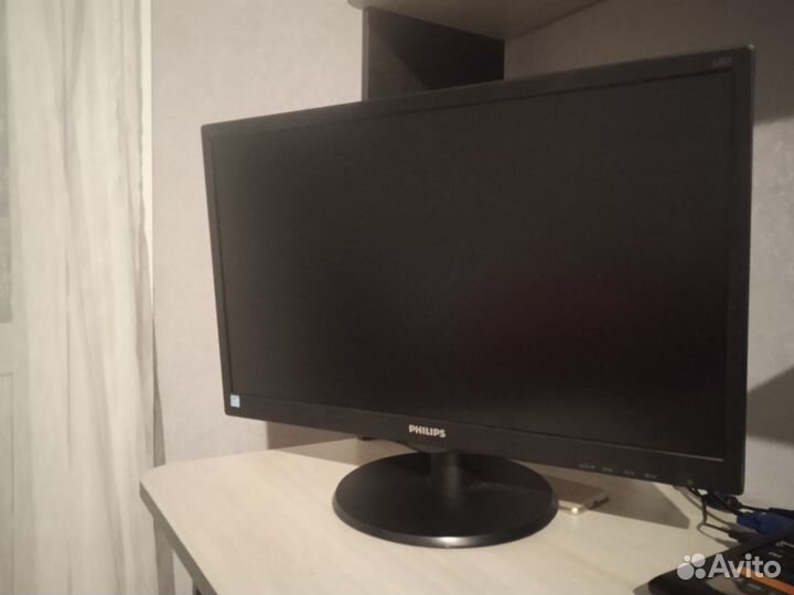 Монитор Philips