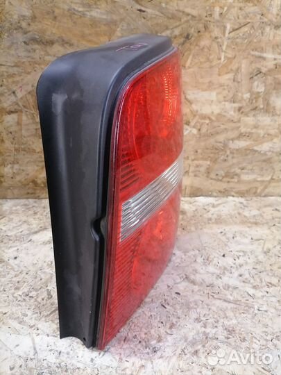 Фонарь задний правый Volkswagen Touran 1T0