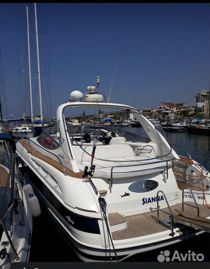 Моторная яхта Bavaria-37 Sport