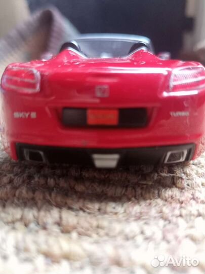 Игрушечная машинка